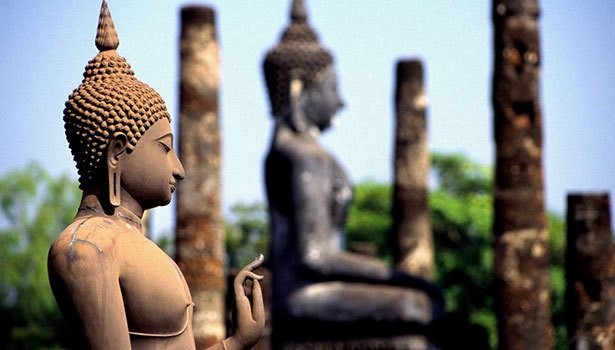 http://aristocratsofthesoul.com/secular-buddhism-vs-traditional-buddhism-six-key-differences/